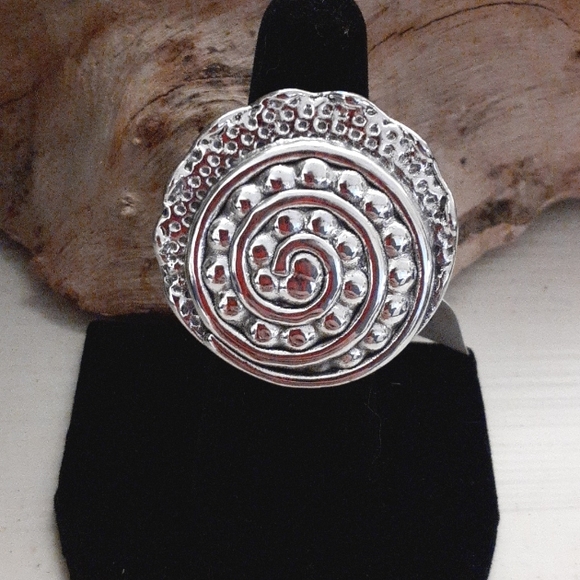 Jewelry - 🙂STERLING SILVER STATEMENT RING